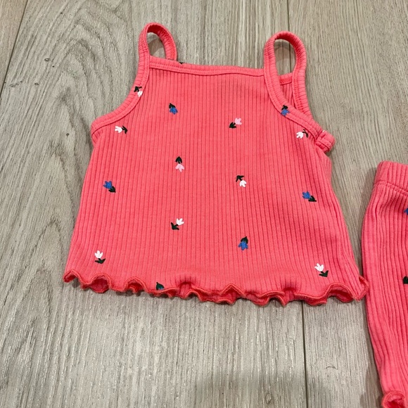 4 for $20 Old navy two piece baby outfit size 0-3 months - Picture 3 of 4